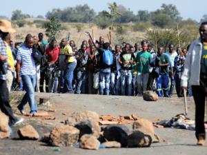 Pic: Mine workers in protest in Marikana