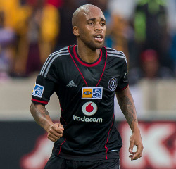 Oupa-Manyisa-130811-Dribbles-G-250