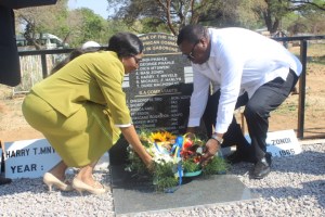 Laying a wreath in remembrance of the fallen heros and heroines is MEC Tebogo Modise and the SA High Commissioner to Botswana Mdu Lembede