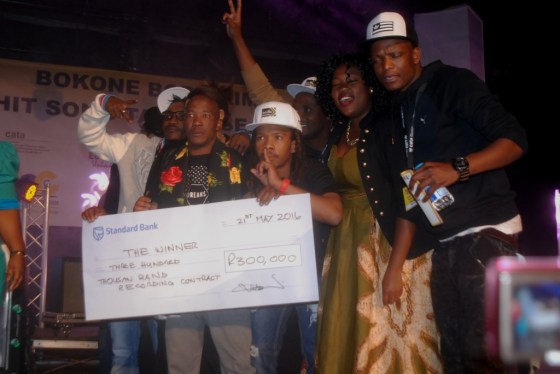 DSC_9330 -Obakeng Mapoe with peoples he was competing with them.