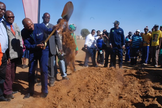 DSC_4864Supra Mahumapelo turning-sod at Kopela road