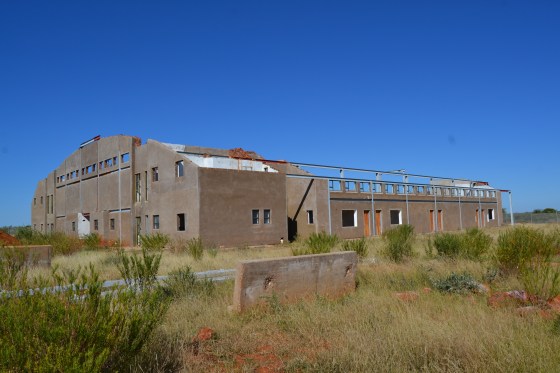 Manthe Indoor Centre